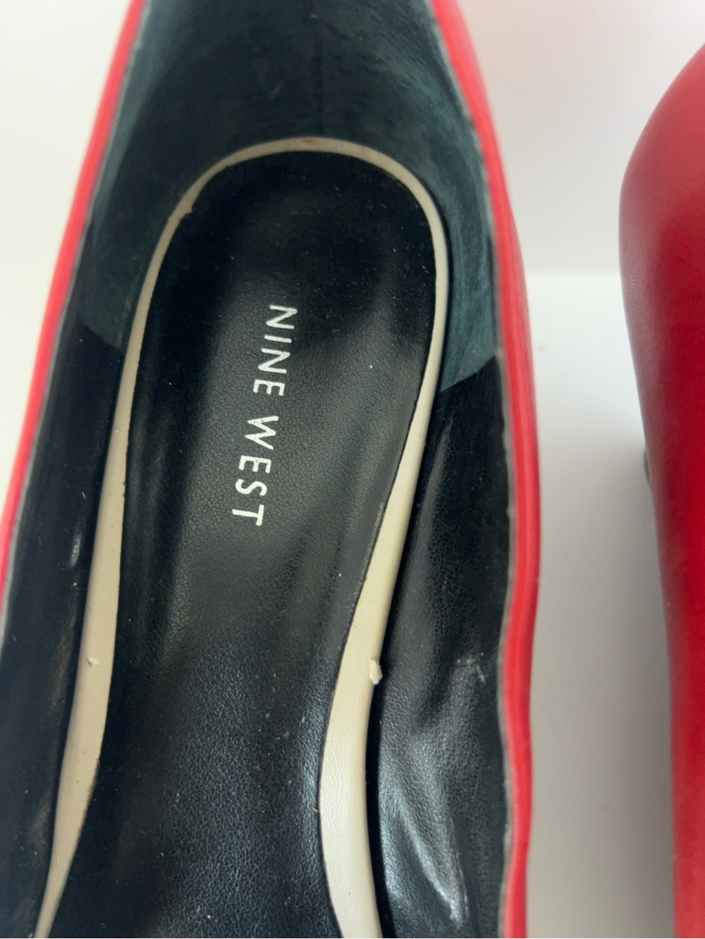 Nine West Colorblock Pointed Toe Wedge Pumps Red Black Ivory Size 11 M - Picture 4 of 7